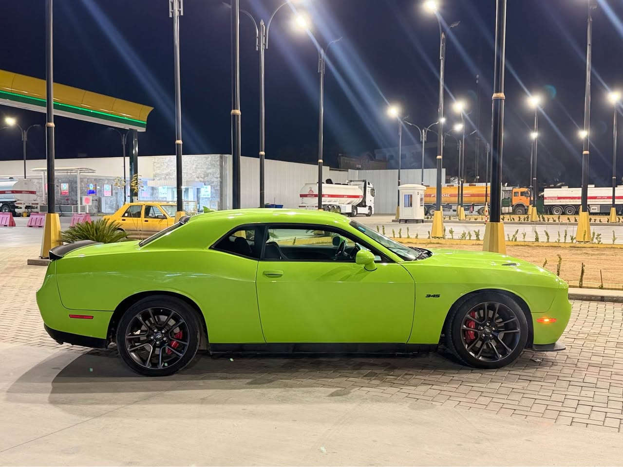 دوج جالنجر 
٢٠٢٣
محرك 5700 R/T

لون تفاحي 💚

شاشه جبيره 

كشنات تدفئه وكهرباء 

هيترات موري

سوبر تراك باك 

ويل سكات باك 
دبات سود 

فجوج برمبو

لايت زنون 

حساسات خلفيه 

دركه srtحرف دي

السياره مبرمج يم ايكل طلقات 

مبرمجه ع بانزين العادي 

السياره حادثه جاملوغ خلفي وبنيد وحافه الجاملوغ الامامي بارد شاصي معدل ع بارد بدون صبغ لغد مكفول 

ماشيه ٢٦ الف 

رقم بغداد بسمي 

سعر ٢١٥ وبي مجال قليل 

مكانه بغداد صليخ 

*********** بغداد, العراق
