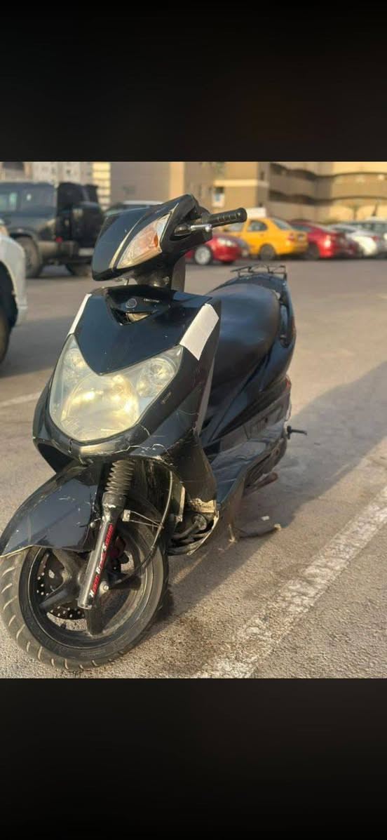 السلام عليكم ورحمه الله وبركاته
دراجه سكنس فحل دراجه كلش نضيفه سلف هندر كله شغاله 
كهربائيات شغاله شلعه معدل دراجه خير من الله 
سعره ب 500
مكاني بغداد مجمع بسمايه 
***********
