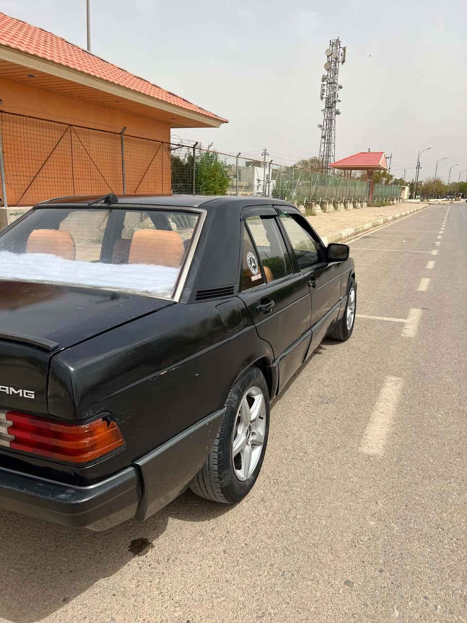 سلاوي خوا لةهةمو لايةك 
مارسيدز بؤفرؤشتن 
١٩٠
سةنوي اوةليات بةشةرت 
گيرو مةكينة بةشةرت 
سلايت 
مؤديل ١٩٩١
دوجام كارةبا 
زؤر پاكو جوانة 
تةبريد بةشةرت .
سارةكة خاوينةو مالي دؤستة 
ادمين 🌹🌹

ژ ***********

