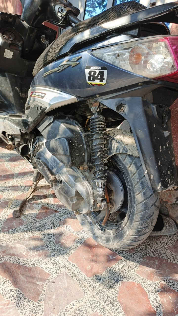 السلام عليكم سكنس فحل جبلي بوشة 55 اربع ولفات بلاد نوزل الدراجة تخبل السعر 650////// ***********
