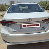كورلا 2024 بانزين ماشية 17 ألف  السيارة بيها كارت بارد بالجاملغ الأمام...