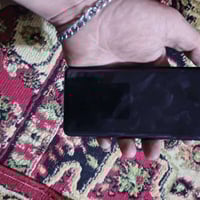 جهاز S20بلاص ذاكره128 الجهاز فقط الضهر مفطور كله بلادي لا مفتوح ولا مل...