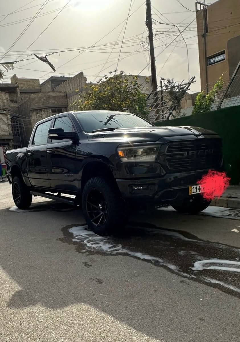 RAM 2019 سبورت
مكينة 8 / 5700 هيمي
ماشية 13100ميل 
باب طويل بدي قصير 
حادثها جاملغ خلفي 

الموصفات 
تزويد كزوز +مرفعة من شركة ارسي +تاير جبلي تبريد قطعتين تشغيل عن بعد رادار امامي خلفي رقم بغداد مميز 

السعر 30$

 شراي تصال عله رقم ***********
