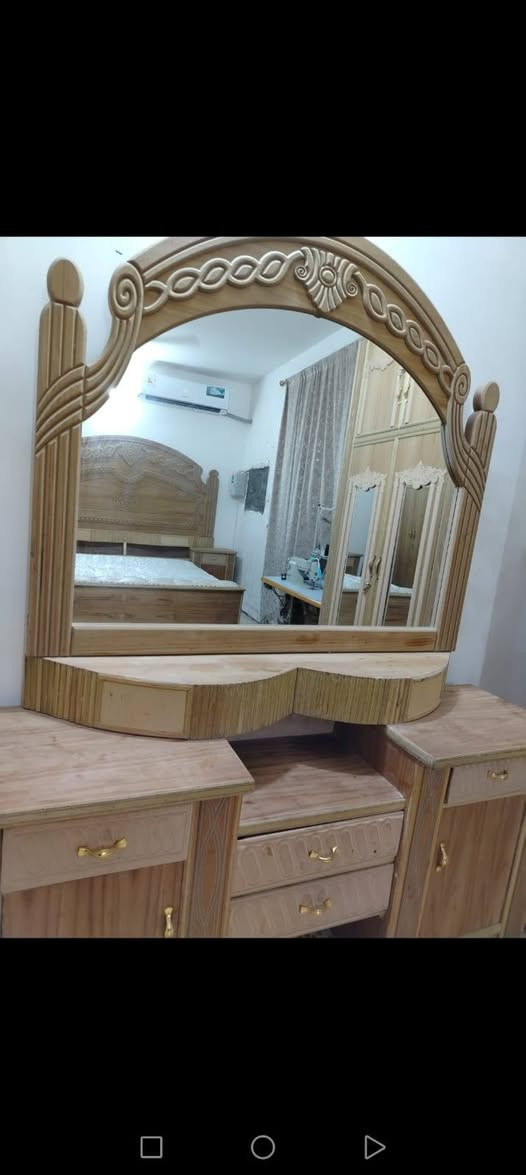 يوجد غرفة نوم جديدة ما مستخدمة ابدأ
السعر  مليونين  وبيهة مجال

***********
