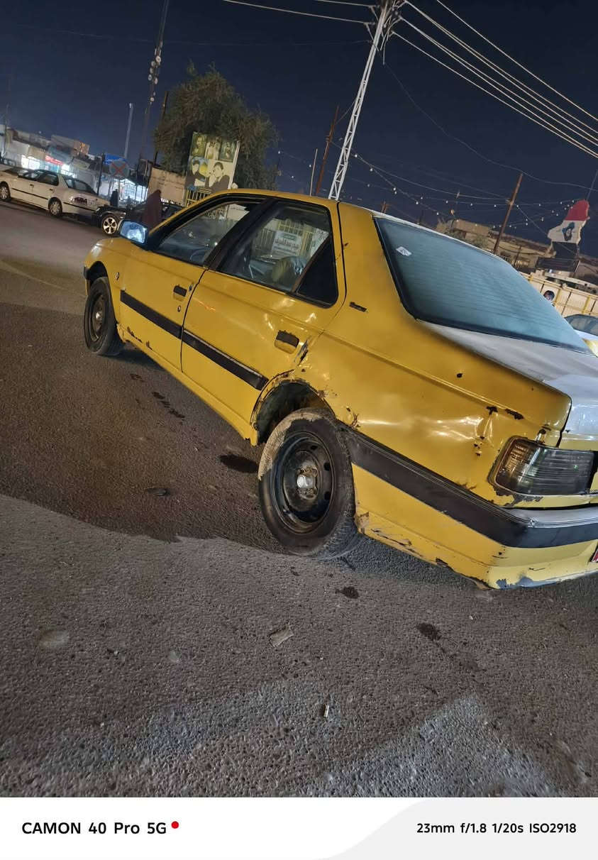 سلام عليكم من رخصت الادمن بيجو 405سياره حلوه بيه تلحيضات مكينه وكير بل كارتون حداديه جديده تبريد شغال تخم تاير باتري جديد دوشمه مصفره هيه وغرامات سياره جاهزه سعر 15وبيه مجال بصيط رقم الهاتف ***********
