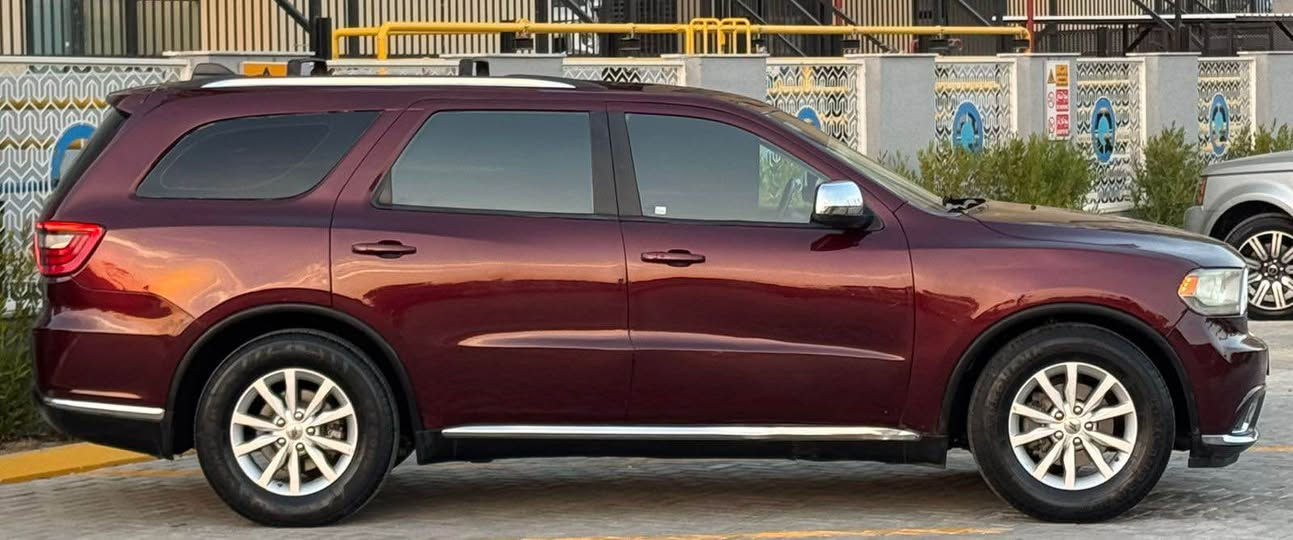 Dodge durango 2020 دوج دورنكو 
ضررها بامريكا حرق بالغرفه و على اثرها انرشت 
صور الضرر مرفوقة بالمنشور
ماشيه 47 الف ميل حقيقي
بجم كبس / محرك و كير غير مفتوح 
السياره بدون اي ضربة. لغود شواصي مكفولة
المواصفات :
- محرك ٦ سلندر / 3600
- بصمة تشغيل + ابواب 
- تشغيل عن بعد
- شاشة كار بلاي CarPlay 
- داخل لون اسود 
- ٧ راكب + كراسي الخلفية كهرباء
- تحكمات ستيرن جهتين
- مري قلاب + هيتر
- حساسات اصطفاف
- نظام Auto Stop/Start Engine
- مود Sport
- نظام AutoBrake
- تبريد ثلاث قطع / تحكم خلفي
تخم تاير جديد و صدرها لوك
ترايها يخبل و بالواقع شكلها احلى من الصور
رقم بغداد الجديد سنويه و هزه جدد بأسمي
السعر 185 ورقه بيها مجال للطيبين
عنواني بغداد / حي الجهاد / الاساتذة
*********** بغداد, العراق
