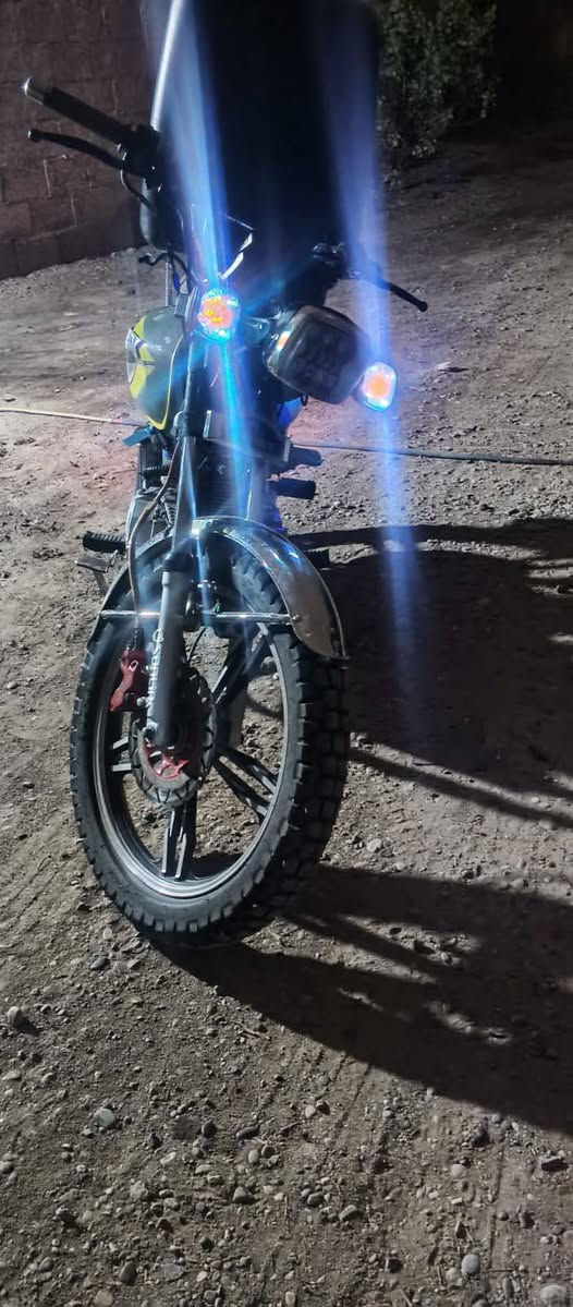 دراجه ايراني نضيفه حلوه
مكينه مكفوله بس اكو صوت بالمكينه اول ما تشغل من تنمر يروح الصوت سعر 450


**إذا كنت صاحب هذا الإعلان وتريد حذفه لأي سبب، رجاءا أرسل رسالة إلى الدعم الفني**