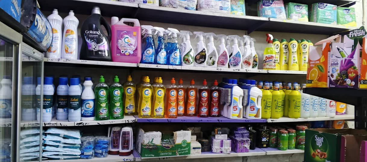 السلام عليكم
اخوان اسواق للبيع موقعها حلو بغداد الجديده الغدير706خلف حلويات الطاحونه قرب افران الفراشه الاسواق كامله مابيها نقص وخير من الله ايجارها 350 الف بيها 6 عوارض عاموديه الك+2 عوارض شركات ببسي وكولا وبيها 2 عوارض افقيه الك +2 شركات 
وبيها مجمده كبيره المحل مساحته حلوه ومرتبه سبب البيع عدم تفرغ سعرها 15 مليون وبيها مجال .
***********
