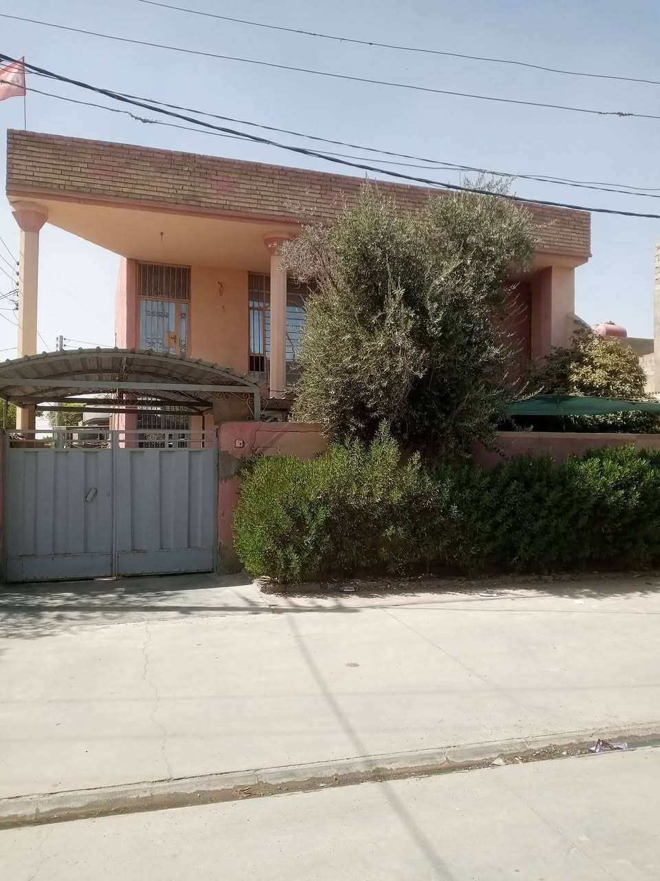 دار للبيع،،خانقين،
ركن،طابقين، فول سيراميك،سقف ثانوي، تغليف الجدران،مساحة 275 م،گراج للسيارة،مع محمية الطيور الزينة،18 م جملون،،
یحتوي طابق الاول علی استقبال کبیر ومطبخ ٤فی ٥ وغرفتین نوم ٤فی٥ وهول داخلي ٤فی٨
وصحیات داخلي وخارجي
وطابق الثاني یحتوي علی غرفە نوم کبیر ومطبخ مع صحیات 
ملاحظە الطابق الاول والطابق الثانی منعزل من ناحیە الکهرباء والماء
 العنوان .كهريزالعليا،كارز بان،،قرب قاعة الفاتحة.
كما يقال، الجار قبل الدار، الجار ذهب الحمدلله ، للمعلومات اکثر الاتصال علی الرقم
،،م،،*********** او مراسله الصفحە
