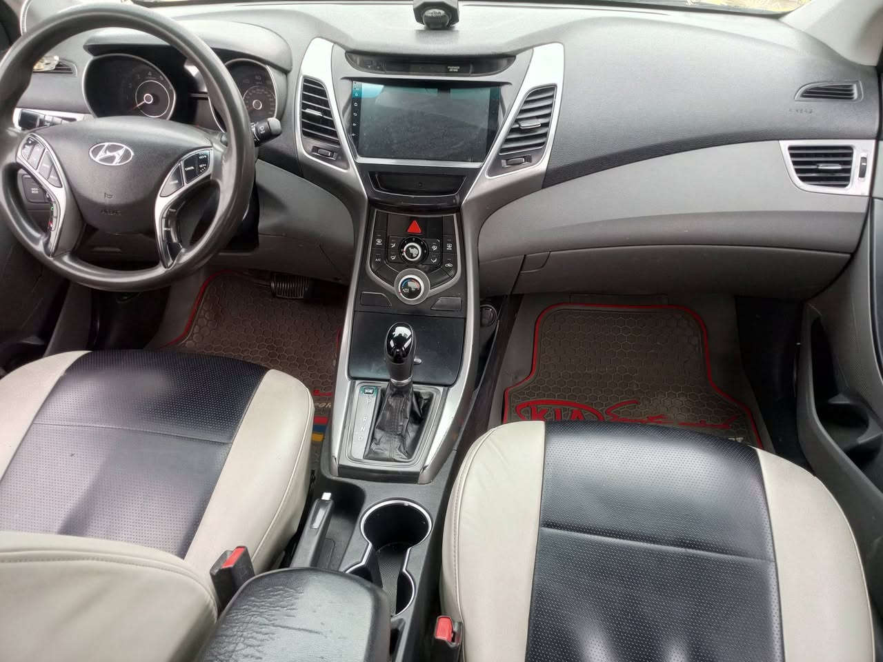 اسلام عليكم سياره الفين و15حلوه حادثه چاملغ وبنيد ولغد الشاصي مكينه حلو كير حلو حداديه جديده السياره خير من الله تبريد شغال السياره جاهزه  ***********السعر 95
