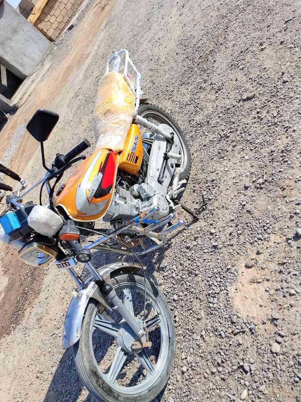 سلام عليكم
ماطور نامه برو خمسه كير موديل 20 
ذهبي نشاط فول السعر 300وبي مجال شي بصيط 
ويرهم مراوس 
***********
