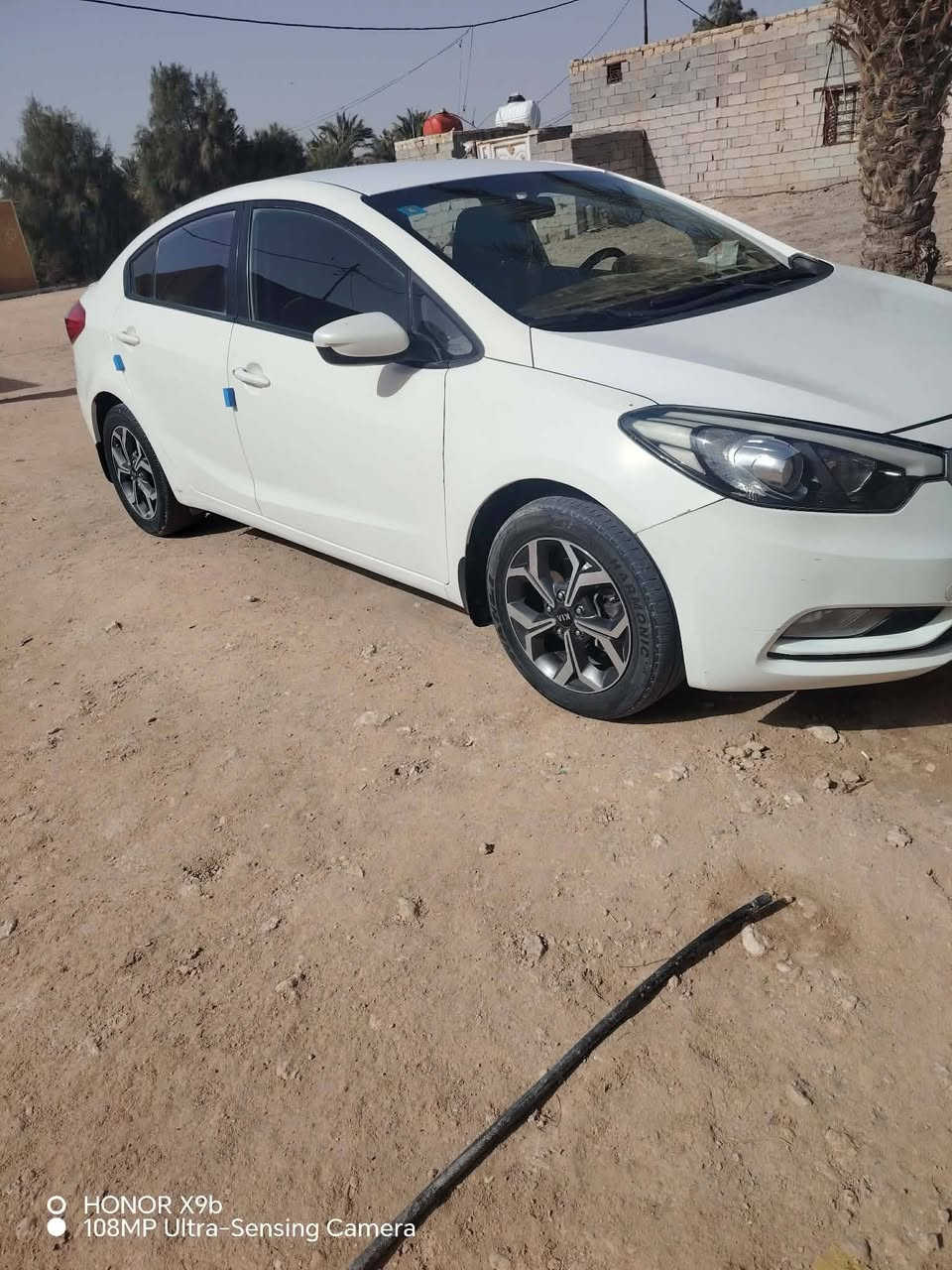 السلام عليكم
للبيع كيا سيراتو خليجي مديل 2016 رقم بغداد  بيه رشات صبغ 

مكان السياره السماوه الرميثى 
الرقم ***********
