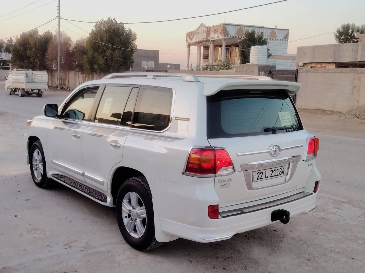 السلام عليكم
لاندكروز 2013
السياره بيها لجاملغ الامامي بي صبغ اثر شخوط بدون فتح
محرك عل وضع الشركه مامفتوحه
كير عل وضع الشركه مامفتوح
المواصفات : 
اشاير بالمري
فتحة سقف
حساسات خلفيه
بصمه
مري قلاب
السياره جديده وستخدام شخصي 
السياره باسمي رقم نكليزي الجديد
مكان السياره بابل بالحله
السعر بـ 345 وبيها مجـال
للتفاصيل اكثر الاتصال
***********
***********
