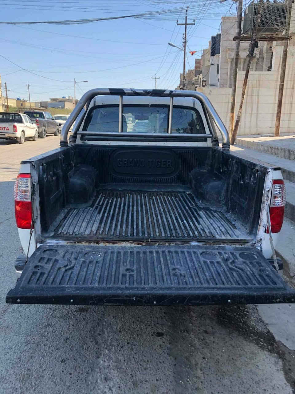 سكاي 2013 رقم بغداد 
مكينه كير اكسل كهربائيات جيده جدا 
 البدي يحتاجله ترتيب بسيط 
سنويه كارتونيه صاقطه من 2018 اتحمل تكاليف تحويل السنويه
40 ورقه بيها مجال بسيط
جماعة ال30 اعبر المنشور
بغداد زعفرانيه
***********
***********
