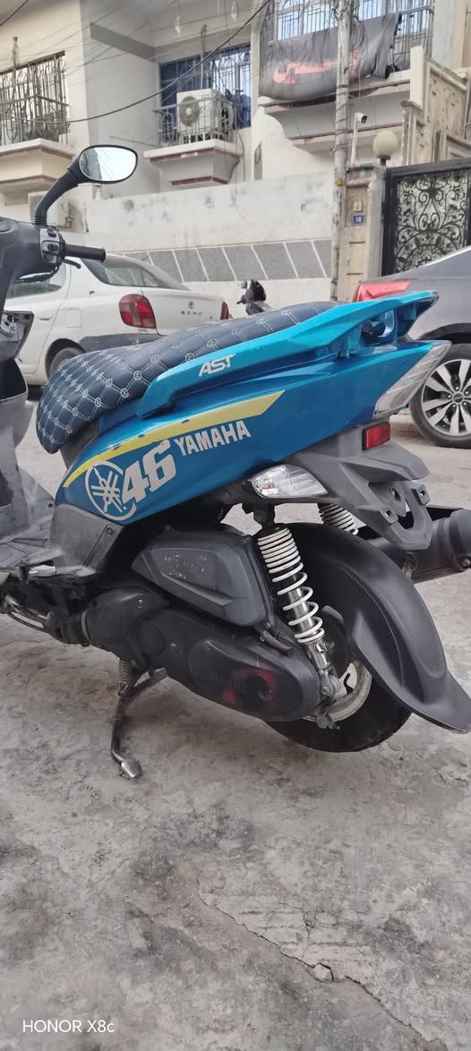 دراجه جي تي آر( GTR ) للبيع
المواصفات معروفه ميحتاج
الدراجه مال رمبه وكفاله تروح توديها لاي فيتر وتفحصها واذا بيها شي رجعها عليه 
السعر 1100وبيها مجال الطيبين 
العنوان : بغداد الحرية السلام 
الرقم : ***********
