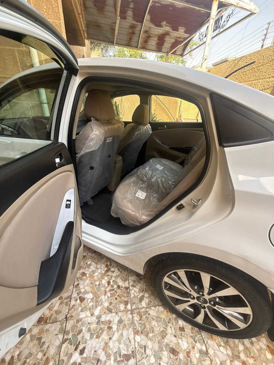 السلام عليكم ..
للبيع اكسنت 2018 خليجي
محرك 1600
السعر 115$
بغداد الغزالية
***********
