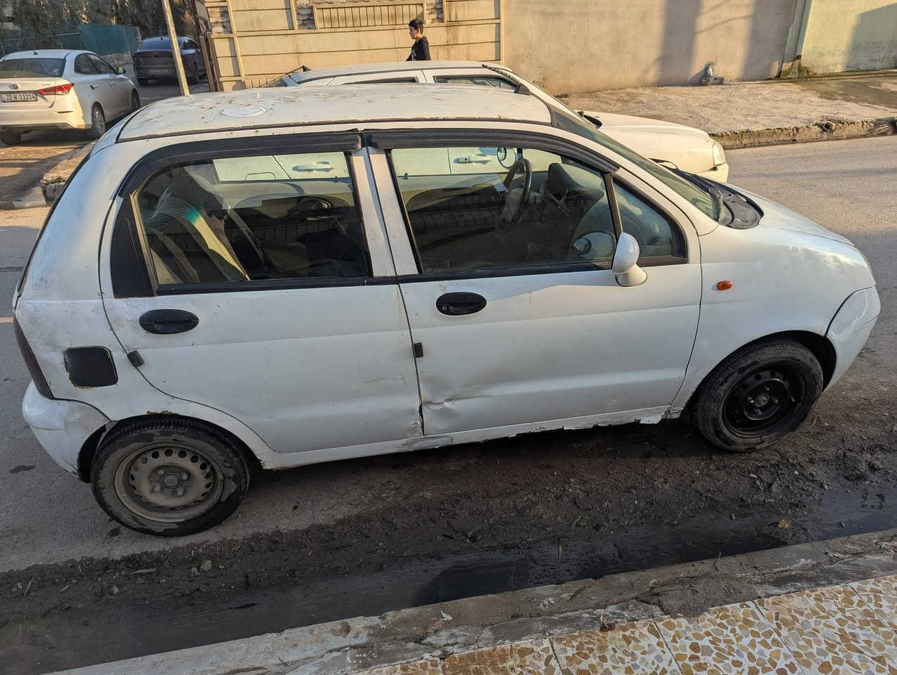 كيو كيو 2012 للبيع شرط التحويل الموصل
السعر 23 كير و محرك شرط
واتساب ***********
