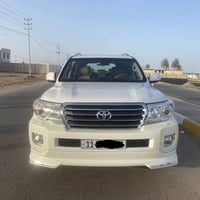 لاندكروزر • ابيض صدفي • ٢٠١٢