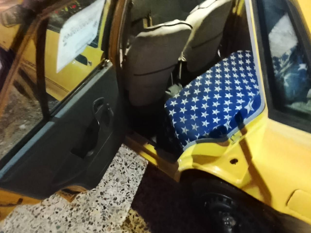 سلام عليكم سايبة ١٢ سيرة حلوة مكينة زينة كير حلو ونمرة كلهن حلوت بس الواحد ما يجي كهربايت كلهة شغالة غرفة نضيفة بهة تصليح هلالات ما بهة اي ضربة قوية  بهة خياست بصيطة سيرة رقم بغداد بسمنة  مصفر هية وغرمت  هزة جديدة يعني مدور ما يكلفك بس استمارة عنون بغداد المحمودية سعر ٢٨ وبهة مجل حك الجية ***********
