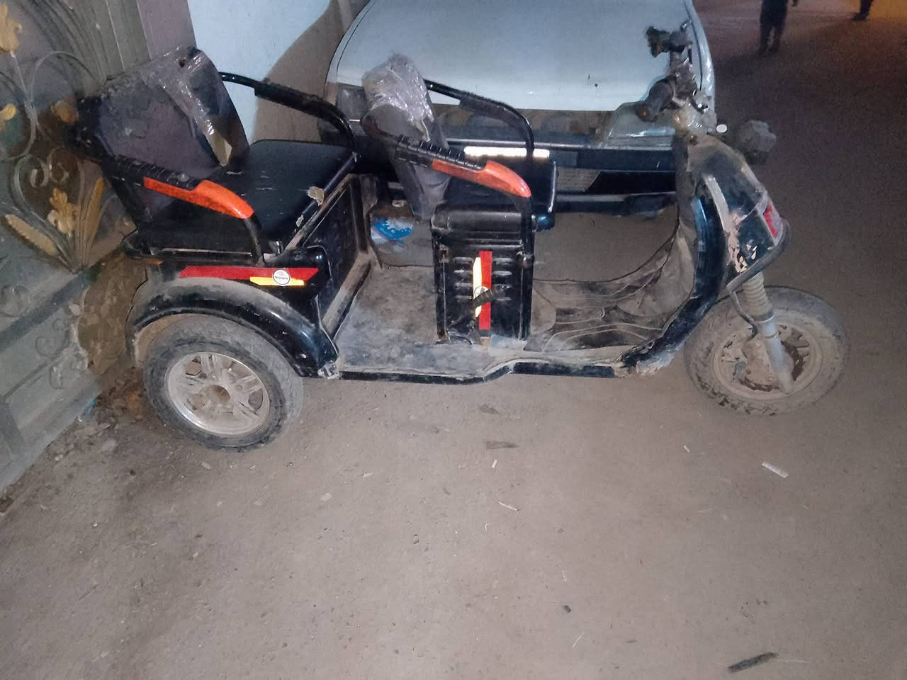 دراجه شحن نفرين ليوره للبيع ب300 بيه باتري منفوخ اذا يتبدل صير سريعه مكاني بغداد ‏‪0787 584 8944‬‏
