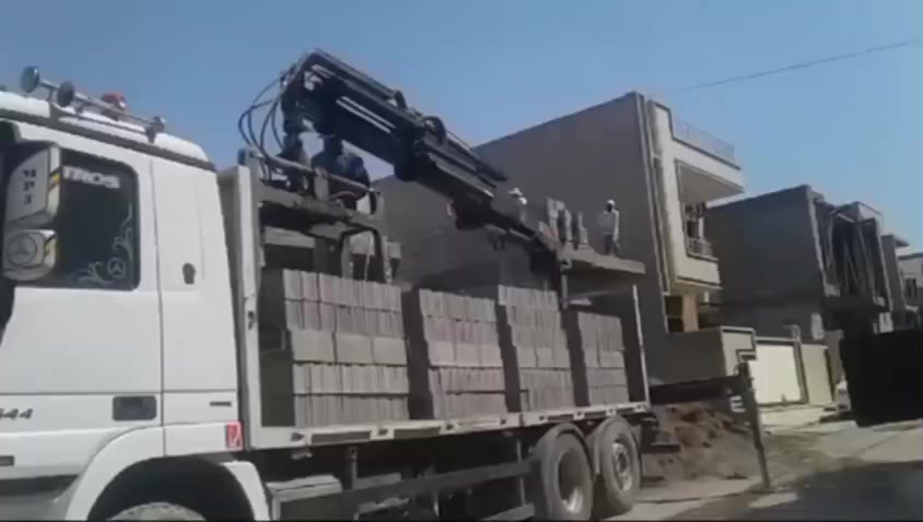 السلام عليكم 
يتوفر بلوك درجة اولى ثقيل (2 كيلو) اسمنت  سعر 1000بلوكة 450 مطروح بالمعمل بدون توصيل  .وايضا يوجد توصيل كافة مناطق ديالى وبغداد و اب سعار تنافسية ...للاستفسار ***********
