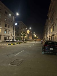 للبيع شقّة في مجمع الزهراء السكني الزعفرانية  شقة وسطية بمساحة 160 متر...