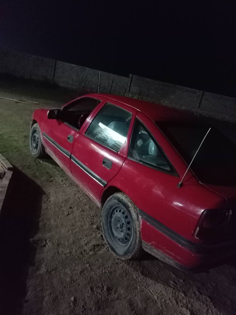 فكترا جنطة حجم 20 موديل 1990 رقم دولي كابون بانزين گير محرك شرط  طخم تواير جديد صدر بحالة جيدة صبغ حزام جمالية  بدون ضرر تدفئة تبريد التبريد ناقص غاز فقط بيها جهاز  APs شرط التحويل
السعر 31 وبيها مجال

***********
