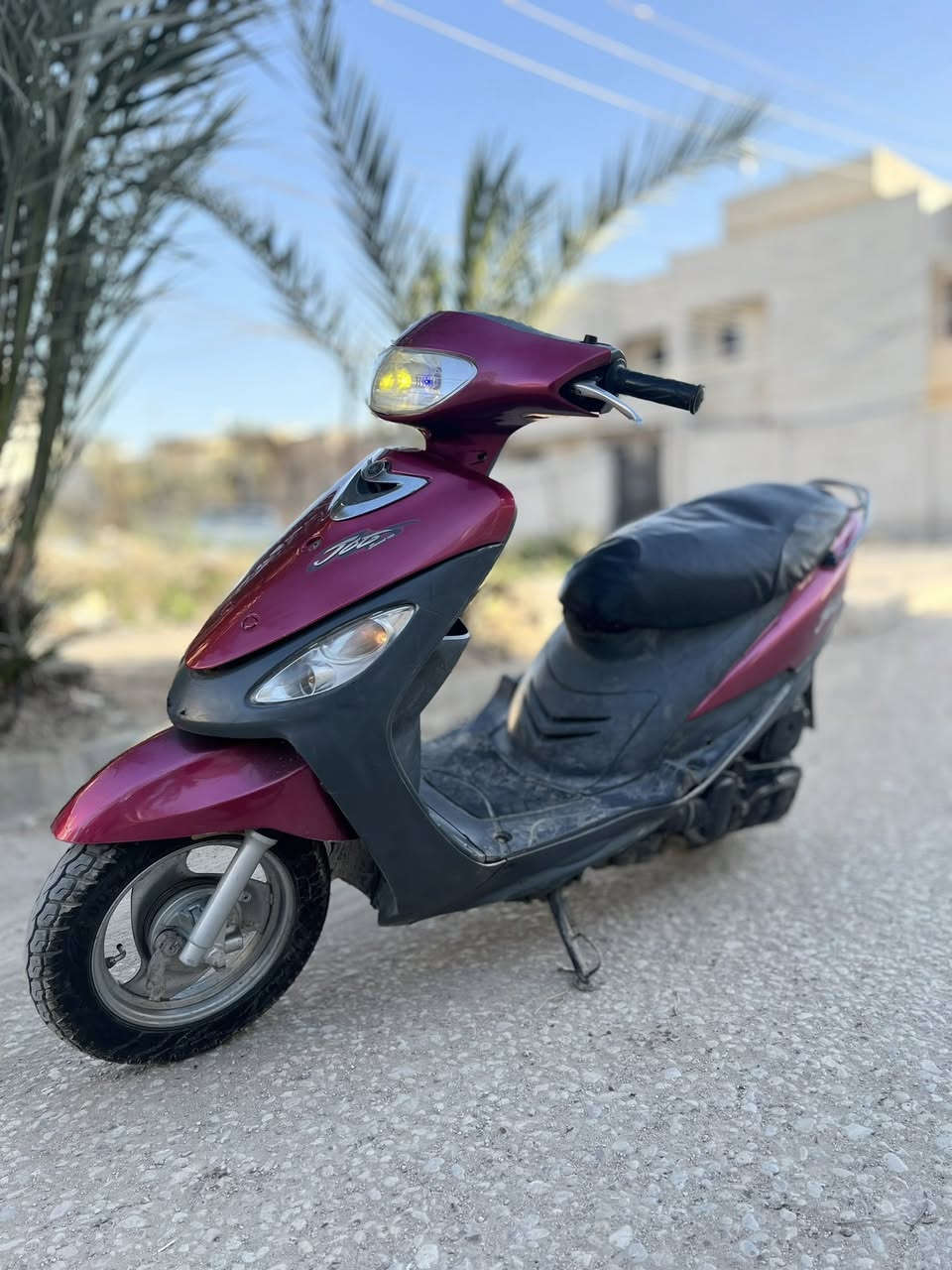 ماكس منغولي بلاديه بوشه 49مامفتوحه دراجه كامله كهربائيات كله شغال مكينه خرسه نقص بريك امامي واير واير عداد وقبق بانزين فقط السعر 600 وبيها مجال بسيط  ***********
