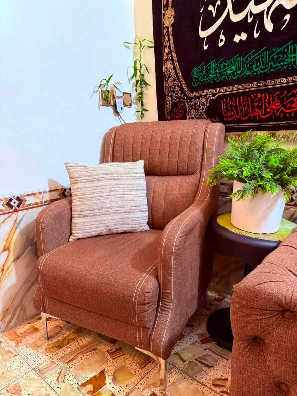 مكلفة بالنشر تخم 8مقاعد نظيف بسعر 450 وبي مجال للاستفسار الاتصال على الرقم ***********مكانه بغداد حي القاهره
