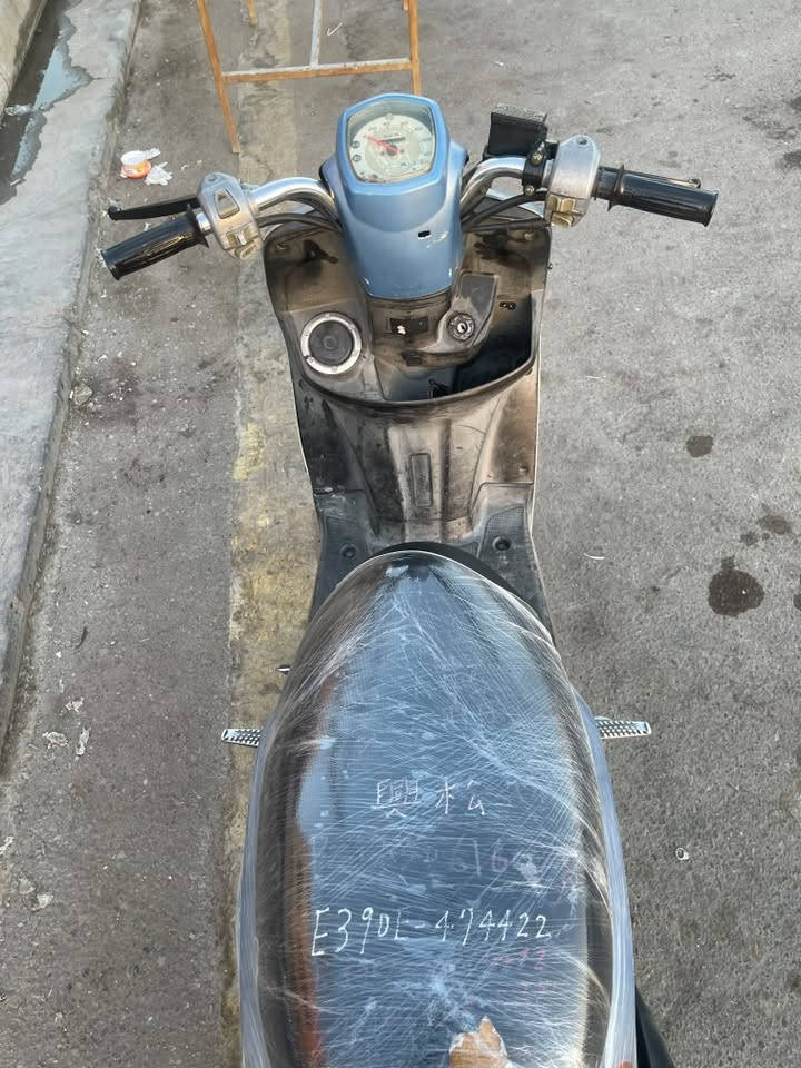 سلام عليكم 
ماكس بوليس 
نضافه مثل ما موضحه 
شغاله سلف هندر 
كامله بدون أჂِ̤ نقص 
مكاني بغداد لجديده 
السعر 600
***********
