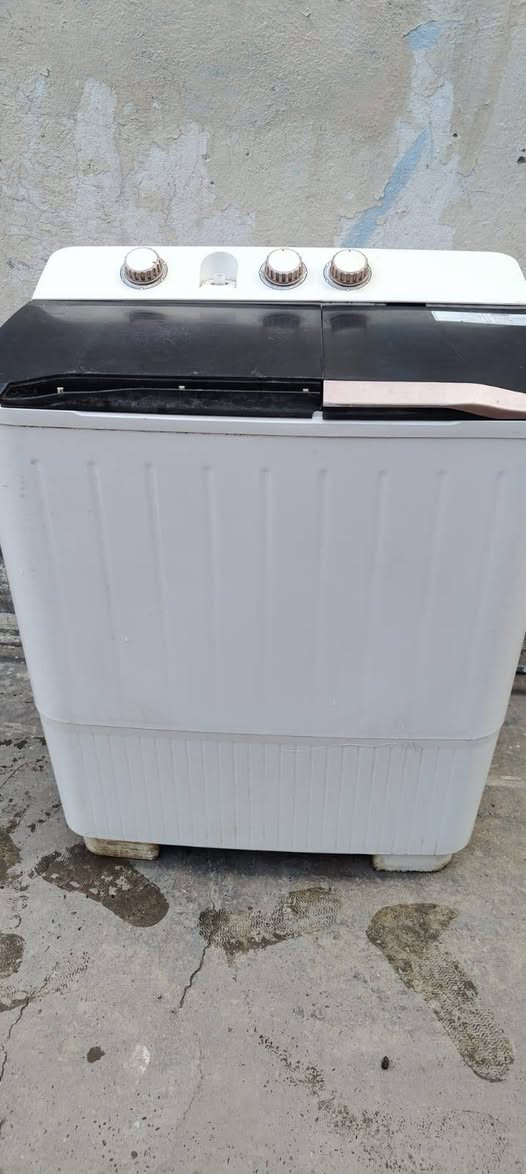 سلام عليكم غساله حجم 12كلو شغاله عل فحص كامله سعرها 65 مكاني الشعب رقم واتساب ***********
