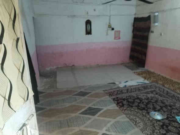 السلام عليكم بيت تجاوز في حي النصر قرب محطه السلطاني ثالث بيت عن الشارع السعر مليون ونص قفل مستعجل ع البيع بس سندويج مليون وربع ماخذه وامانه الله لا اجه احد بلغنه ولا ابد ***********
