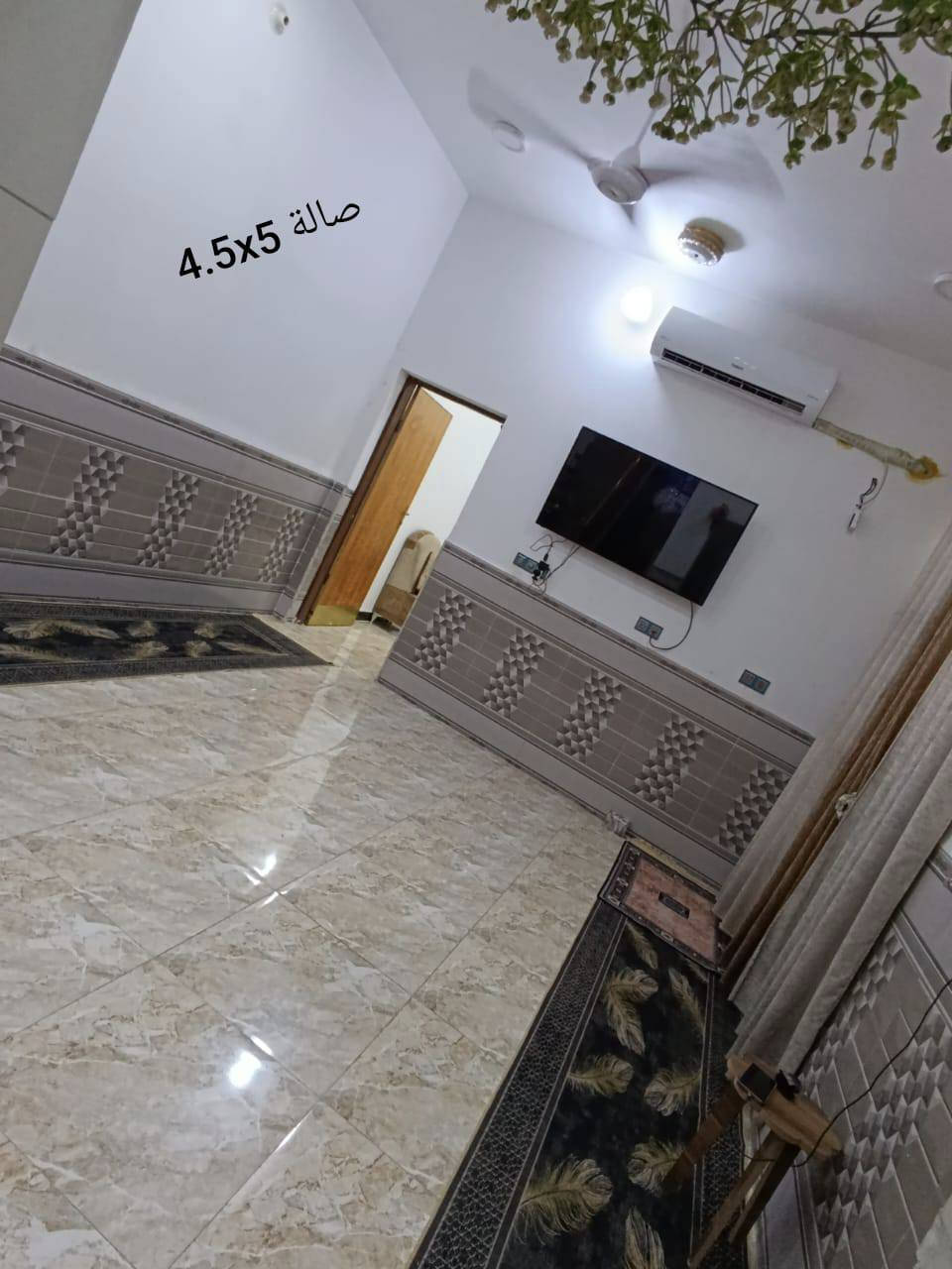 بيت للبيع حي العباس بناء جديد 2022 
مساحه 125 متر شوارع تبليط خدمات كامله
البيت على ساحه مفتوحه موقع كلش حلو 
الشراي يتصل ع الرقم *********** ويدلل
