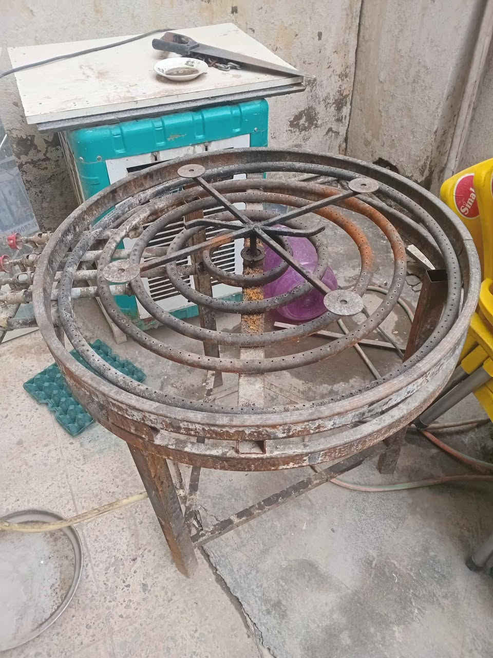 طباخ كنافه للبيع شغال كامل السعر 
٢٠٠
*********** بغداد, العراق
