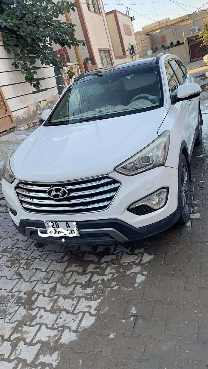للبيع سنتافي كراند خليجي فول موديل 2014 بيها اصبعين بارد بالجاملغ الخلفي فقط الباقي مكفول كير ومحرك وتبريد مكفول مواصفات دفع رباعي نضام مانع انزلاق ونزول منحدرات ونضام الايكو ونضام الدفلوك سايد بريك كهرباء ونضام اوتو هولد انارات ترحيبية بانوراما شاشة وكاميرا خلفية محرك سته سلندر كشنات كهرباء 7 راكب انظمه قيادة بالستيرن مكاني نجف ب 168 وبيها مجال ***********
