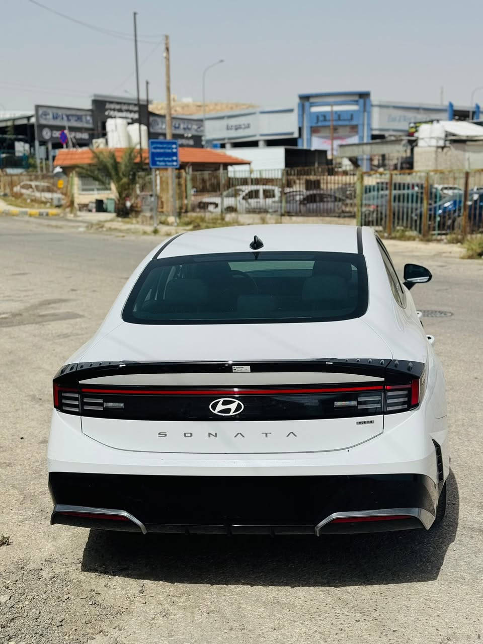 HYUNDAI SONATA 2025 هايبرد
سياره هاذ حادثه مثل ما موضح 

سياره يصير بيه تكحيل بل جاملغ فقط 
سياره بدون لا ايرباك ولا شواصي 

مواصفات كرسي كهربا بصمه شاشه 

سياره موجوده ب عمان الحره

سعر سياره 15500دولار حره وبيه مجال بسيط 

للاستفسار *********** واتساب فقط
