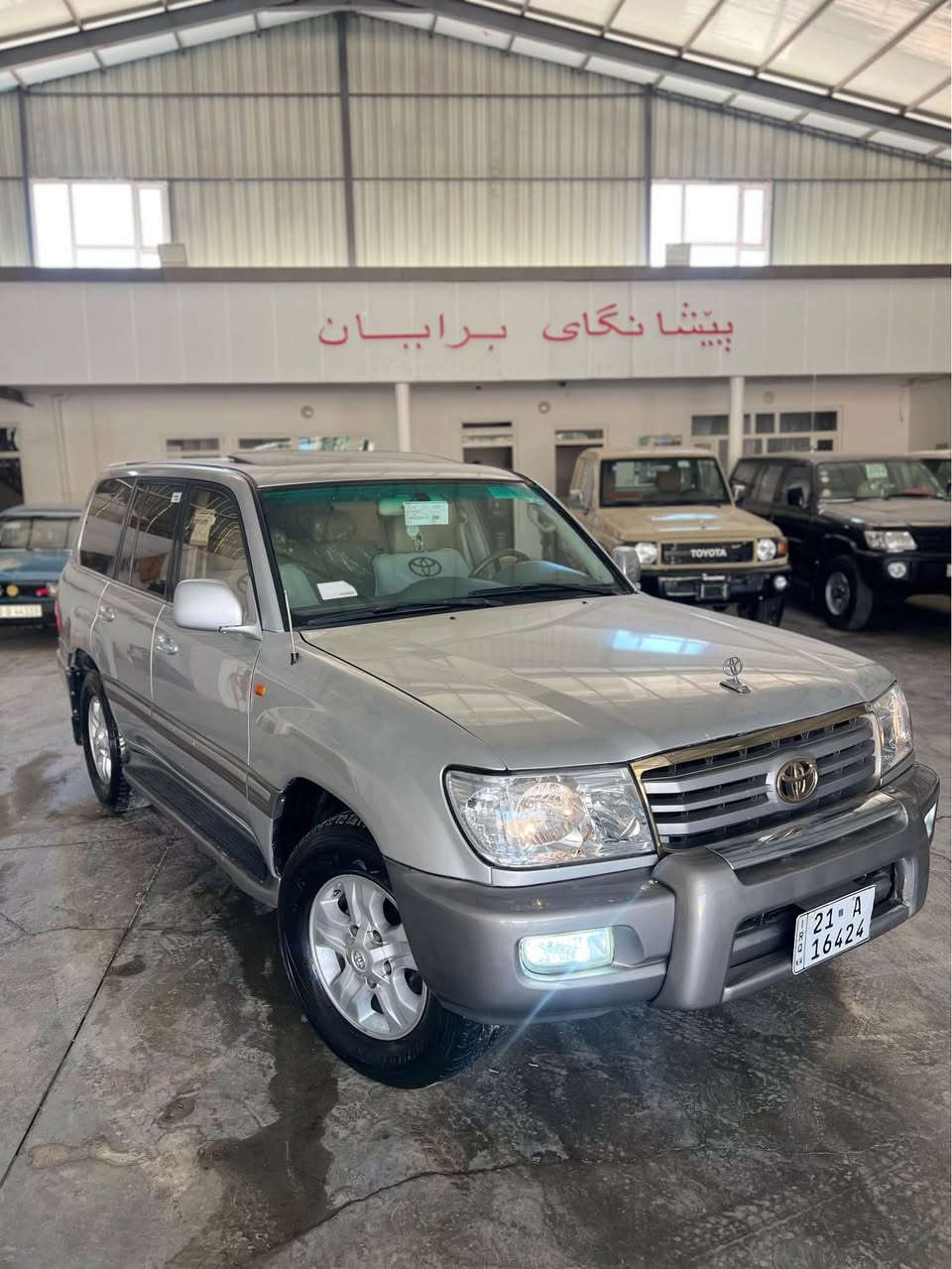 بەناوی خودای گەورە و میهرەبان.
🚗مۆنیکا 2006 فول. 
مواسفات لێگزز✅.
گێر مەکینە تەبرید تەقە و ڕەقە هەموو گیانی بەشەرت✅.
مەکینەی نەکراوەتەوە✅. 
بۆیاخ.. 5 پارچەی پەمپە و پێش و پشتی کەپسە✅.
سەیارەکە لەسەر دەقی بیلادی ماوەتەوە نمونەیە لە جوانی✅. 
نرخ: 179 وەرەقە و مەجالێکی برایانە..
📍: شوێن کۆیە ناوچەی پیشەسازی پێشانگای برایان أربيل, العراق


**إذا كنت صاحب هذا الإعلان وتريد حذفه لأي سبب، رجاءا أرسل رسالة إلى الدعم الفني**