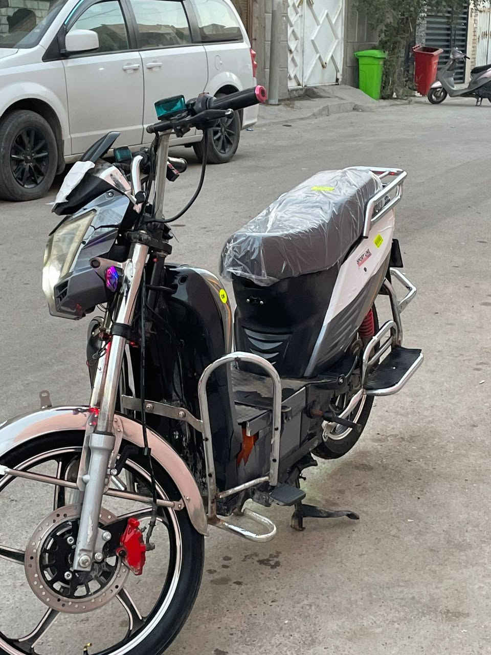 السلام عليكم دراجة هارلي 2025
5 بطاريات كبار جدد 
مثبة سرعه 
3 نمر 
تشغيل عن بعد 
انذار سرقه 
دبل اشاره 
السعر 380 وبيها مجال 
العنوان بغداد بلديات 
الرقم ***********
