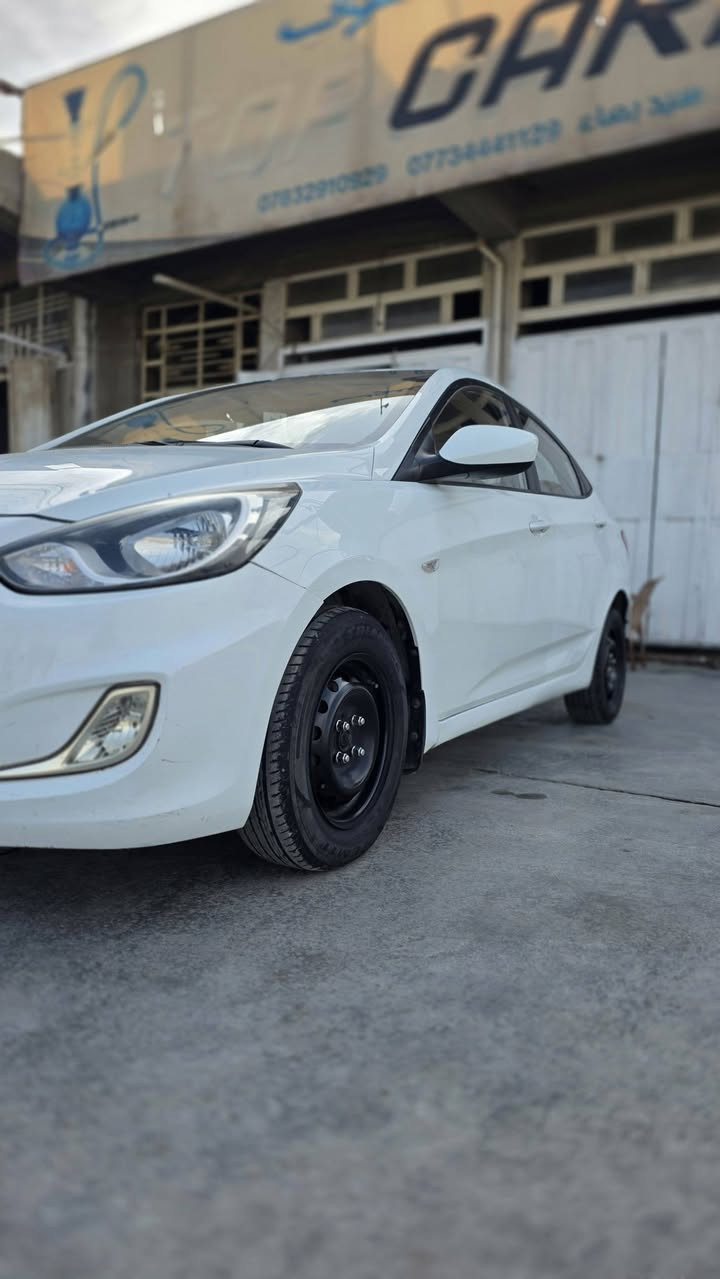 ﷽
##للبيع 
اكسنت خليجي رقم كربلاء
موديل 2015 بيه صبغ. باب سايق فقط 
مكينه وكير خير من الله تبريد شغال تخم تاير حداديه صدر نضيف. سياره كامله 
مكان بابل المسيب. السعر. 79
***********
