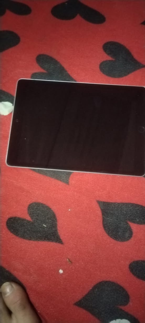 ايباد 9 بطاريه فوق ال 95 ذاكره 64 ايباد  جديد  السعر  225 *********** الخاص مفتوح مكان كربلاء  حي السلام
