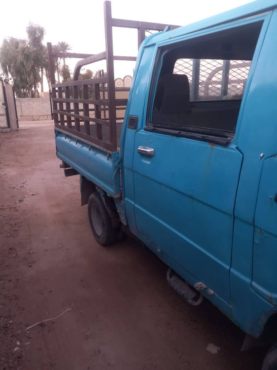 سلام عليكم كيا هونداي للبيع موديل 94 سنويه ساقطه صارلها شهر  شرط التحويل كير ومحرك واكسل شرط السياره ماناقصها غير دوشمه والكهربائيات السعر 30 وبيها مجال او مراوس مكان السياره الرمادي الاستفسار ع الرقم ‏‪***********‬‏ #للجميع
