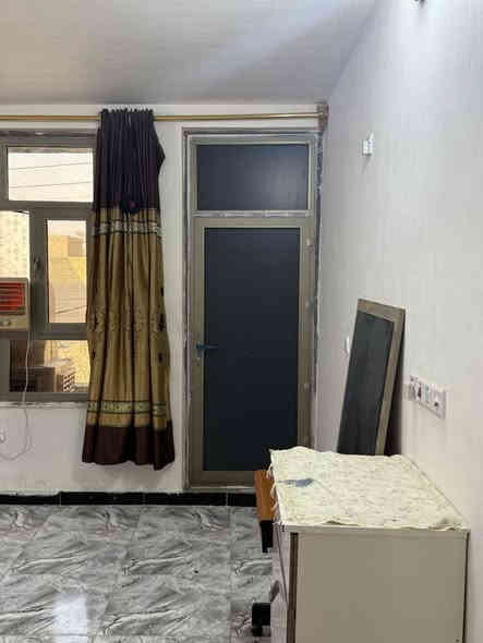 سلام عليكم بيت ١٠٠ مكان البيت قرب شارع المواكب مطلوب اسكان ٣٣.. سعر الصافي ٧٣..   ***********
