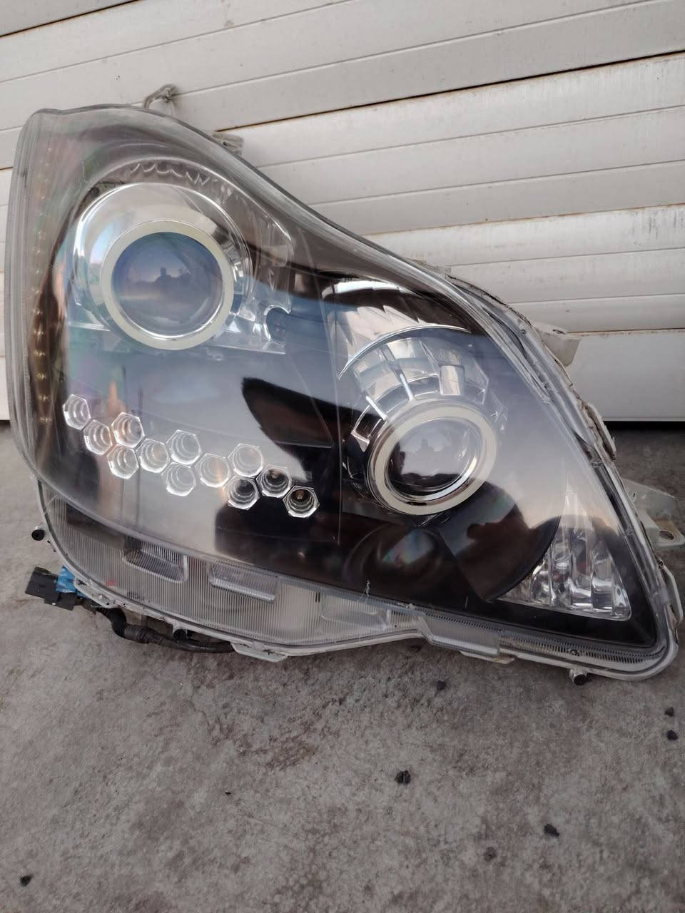 تاقم لایت و  شاشە بەگ لایتی شاهینە بۆ فڕۆشتن لۆک لۆکن ..لەڕانیەم
ژ.م ***********
