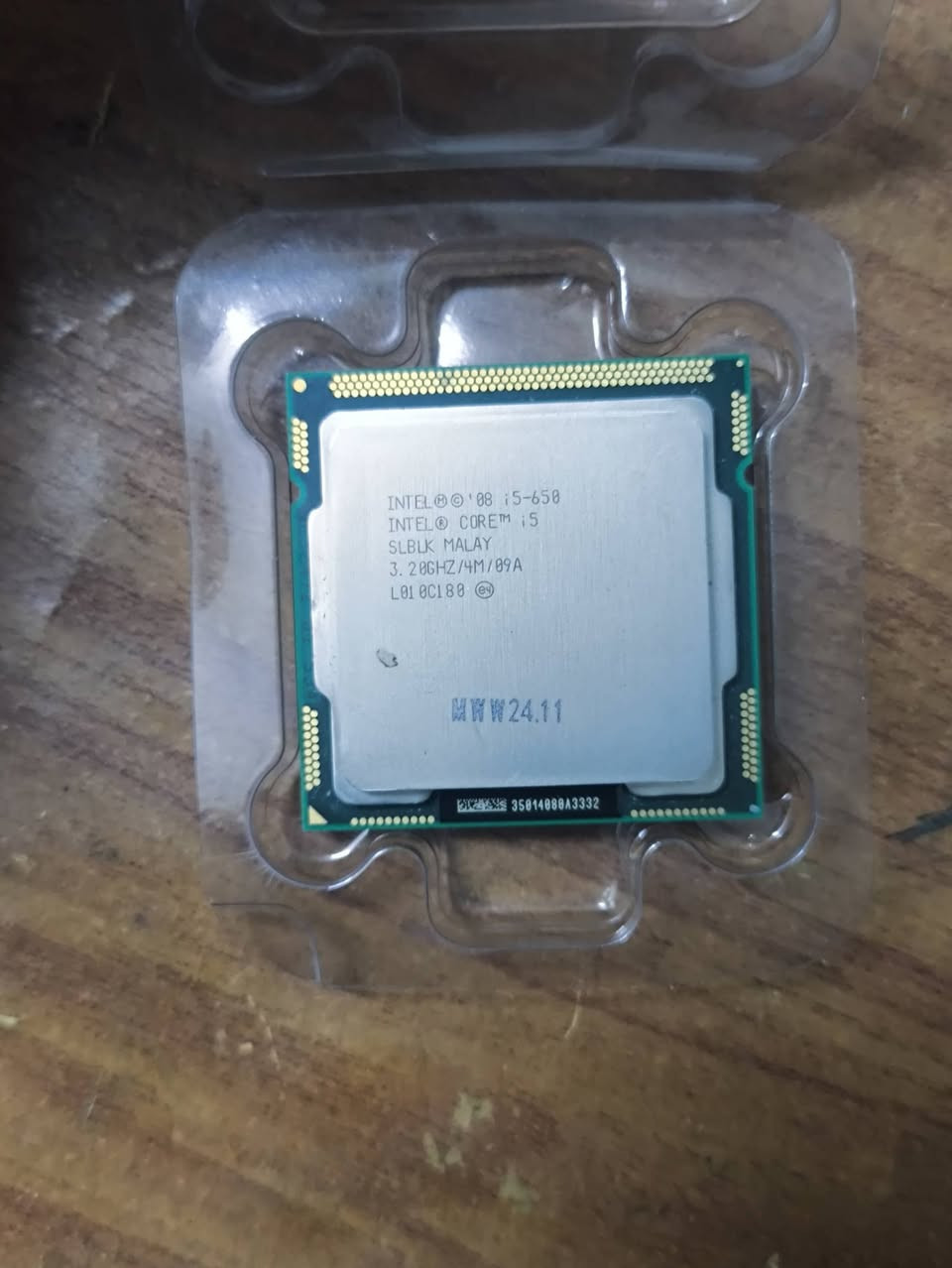 السلام عليكم شلعة للبيع متكونة من:
1 مذربورد جيل 3,4 نوع Dell ddr3 شرط الشغل 
2 هاردات hdd عدد 4 كل قطعة بيهن 40g عدد ثنين و 80g واحد و 160g هم واحد 
3 بور سبلاي حجم 500w نوع LG اصلي شرط الشغل 
4 معالج انتل كور اي 5 جيل 1 بي كرت شاشة مدمج 
كل القطع شرط تفحص كدام المندوب يلا تستلم عدى الهاردات فحصت بس ثنين منهن طلع واحد يشتغل والثاني ميشتغل اما الباقي كلة شغال 
السعر 45 مع التوصيل قفل
متوفر توصيل لجميع المحافضات للأستفسار اكثر ***********
