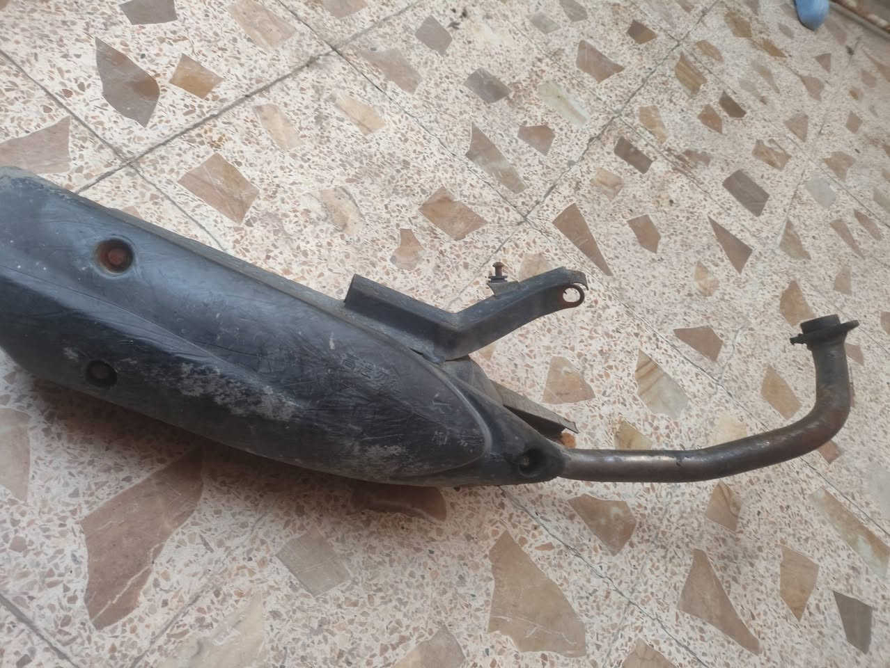 سلام عليكم صالنصه FM حلوه وجديده مكطوع بيهه مكانات البراغي يرادلهن لحيم سعر 15 ،،،،، ***********
