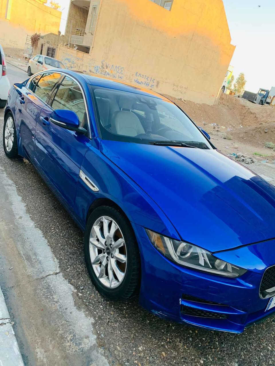 سيارة جاكوار XE 2017 للبيع ،السيارة 6 سلندر ، وارد امريكي ، ماشية 137 الف km ،دفع خلفي ، مع ناقل حركه اوتماتيكي ،شاشه لمس تدعم نظام iOS و Android ،وكاميرا خلفية 360 درجه ،حساسات، فتحه سقف بانورامية، نظام ملاحة GPS , مقاعد جلدية مع تحكم كهربائي مثبت سرعة، نظام الحفاظ على المسار، انطمه تشغيل قابله للتعديل لتناسب ضروف الطريق ( رياضي، مريح،اقتصادي، ثلجي)، نظام صوتي متطور، مع إمكانية توصيل الهاتف الذكي بالنظام الداخلي للسيارة، مصابيح امامية LED، تايرات جديده ، كير مكينة بشرط ،، وغيرها الكثير من المواصفات ،ضررها: صفحه اليمنى كامله صبغ …
السعر : 143 ورقة وبيها مجال بسيط.

للتواصل *********** البصرة, العراق
