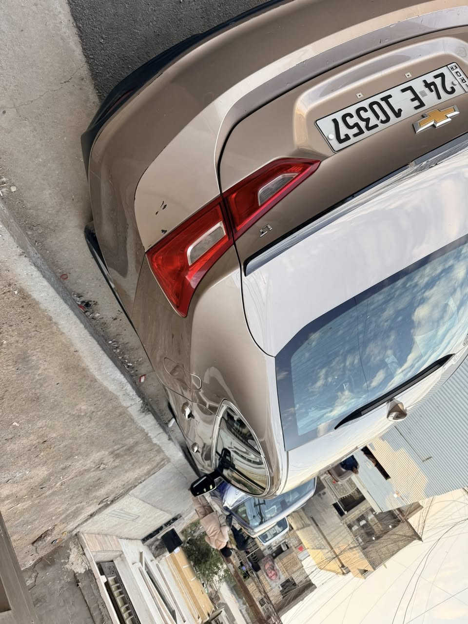 السلام عليكم ماليبو 2018 امريكي 
حادثه حافت البنيد فقط بدون دواخل 
وبيه جملغ امامي كلير فقط سياره جاهزه 
من كلشي محرك كير تبريد صدر كله جديد 
بسمي تريد تحويل تريد وكاله رقم دهوك 
موصفات السياره 5 بصمات كرسي كهرباء 
سياره جديده وبلعافيه على ياخذها محرك 1600 تيربو رقمي *********** مكان السياره بغداد الشعب او الثعالبه السعر 96 وبيه مجال
