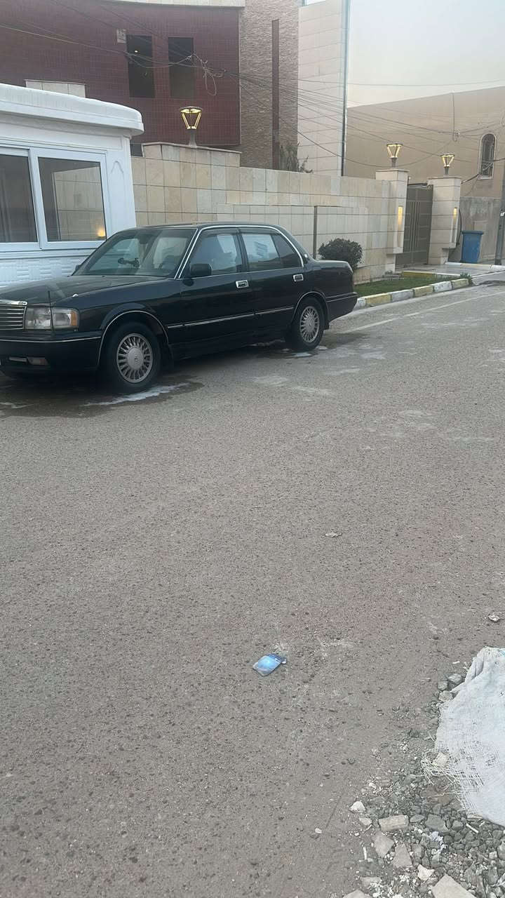 سلام عليكم سياره فول موصفات تبريد خلفي ثلاجه فول مكفوله من ضربه والصبغ والكص تحول ثاني يوم سياره بسمي قطره صبغ مابيه بلاد موديل 93 سعر 75 بيه مجال ***********
