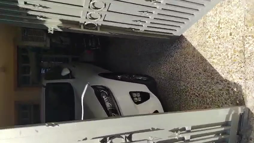 بيت للبيع كامل ونضيف مثل ماشوفو البيت طابو زراعي المساحه 200 متر العنوان الازركيه مقابيل جامع الازركيه بلفرع السعر 73 بي مجال الاستفسار الاتصال ***********
