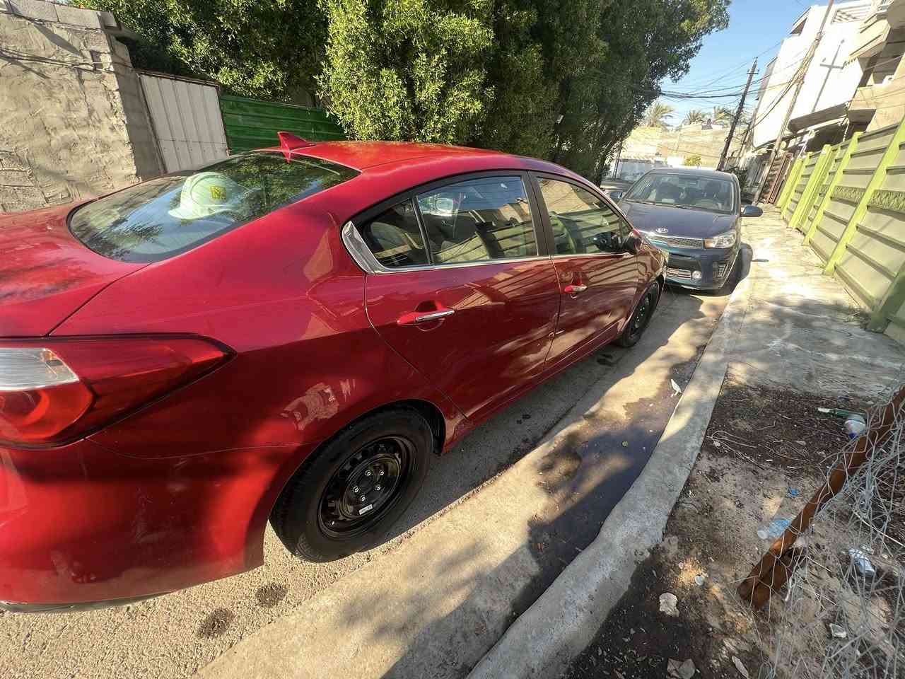 سلام عليكم                                                                    كيا فورتي 2014 
محرك 2000 gdi
كير ومحرك خير من الله 
مري شفط 
تحكم ستيرن 
اشاير بلمري 
بجم كبس 
بيها خمس قطع صبغ ابيعلك حزام 
للمراوس بسني هندي 
سعر 92 وبيها مجال بسيط 
مكاني بغداد 
***********
